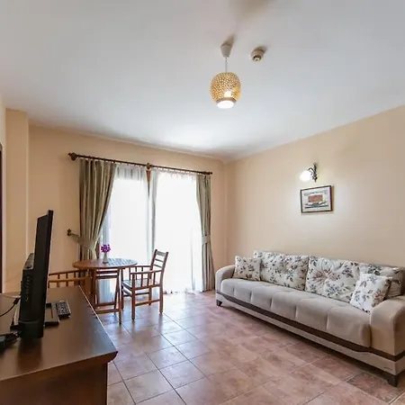 Sleeps 2, Modern With Shared Pool - Awz 304, 2 Apartment